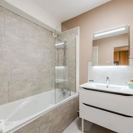 Akropolis By Kleidos - 15 Mn - Beau Duplex Familiale Pour 6 - 2 Chambres- Parking Gratuit Apartment Guermantes